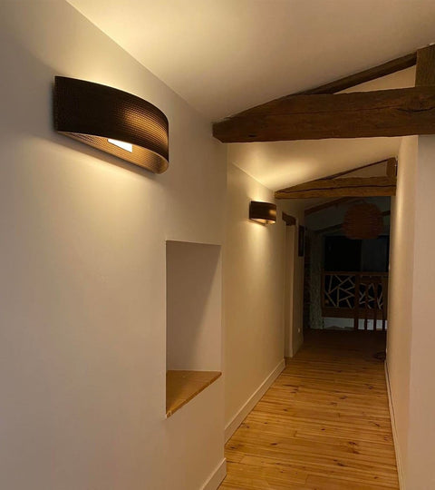 Applique en carton - CAPELLA dans un couloir