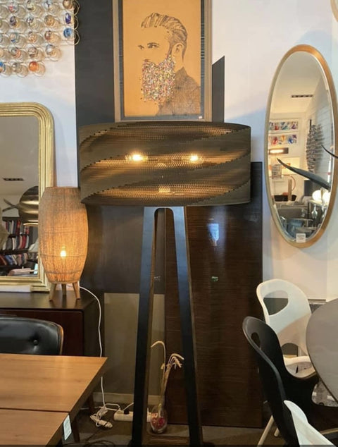 Lampadaire en carton - NAOS